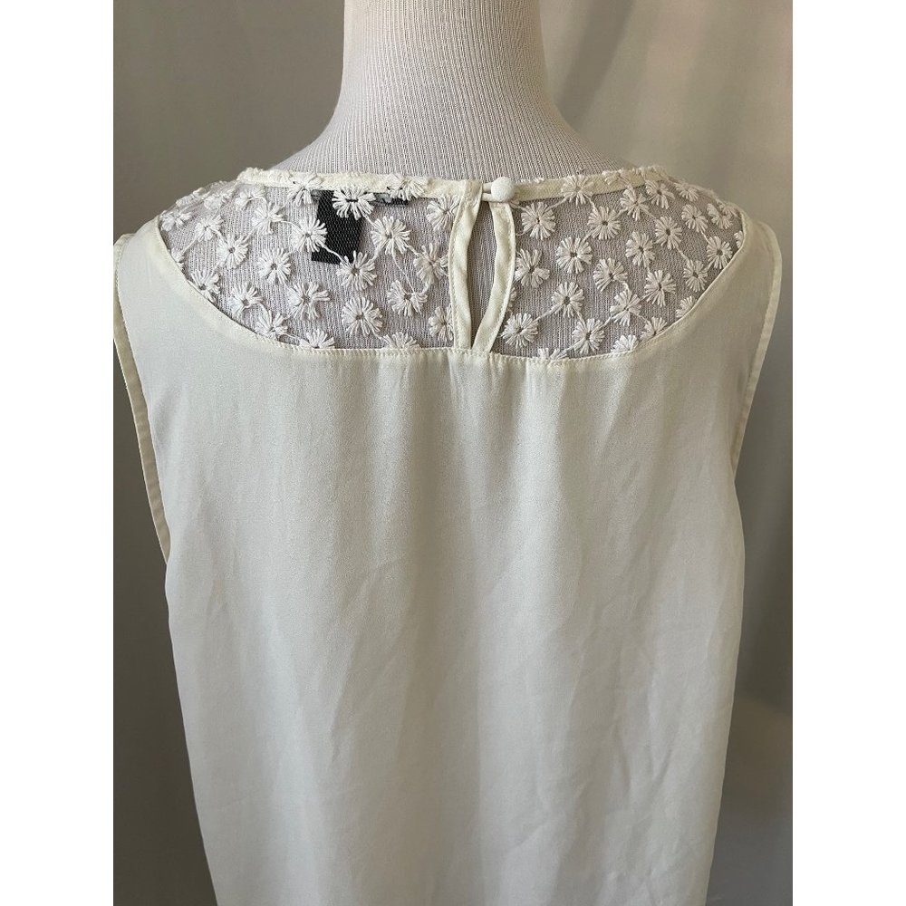 Forever 21 Cream Floral Lace Collar Design Neck Sleeveless Blouse / Tank - Picture 7 of 11